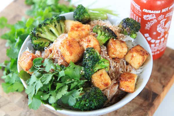 Crispy Tofu and Broccoli Noodle Bowl with Spicy Hoisin Sauce | greens & chocolate