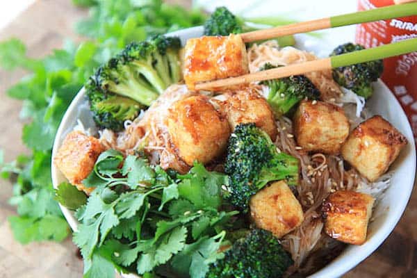 Crispy Tofu and Broccoli Noodle Bowl with Spicy Hoisin Sauce | greens & chocolate