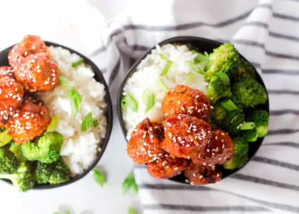 Beautiful and delicious meatballs served with rice and broccoli