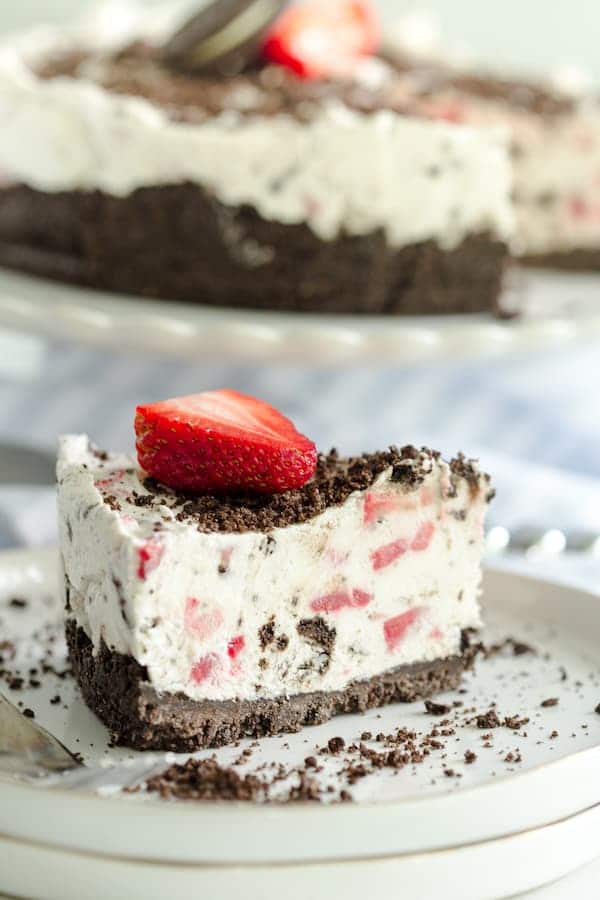 No Bake Strawberry Oreo Pie Greens And Chocolate