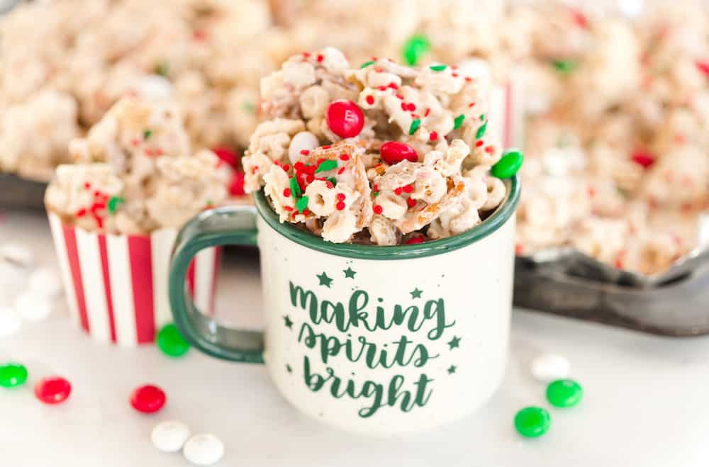 Peppermint Christmas Snack Mix