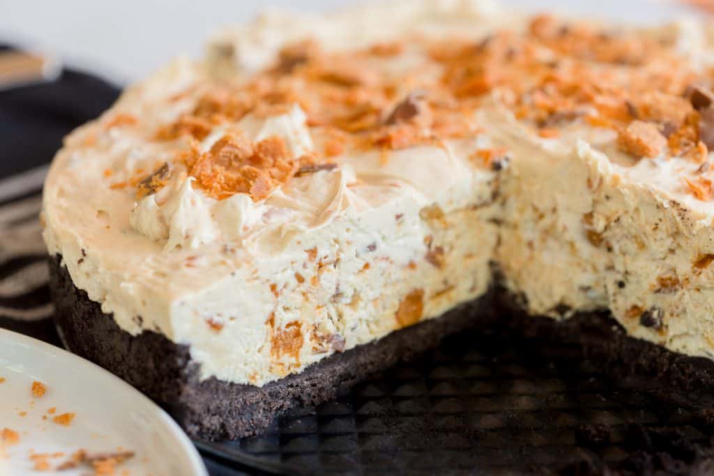 No Bake Butterfinger Pie