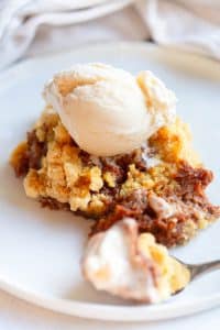 Slow Cooker Pumpkin Dump Cake